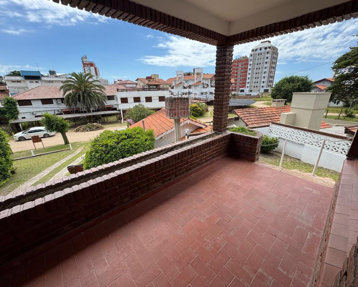 Venta de Duplex 4 ambientes mas habitacion de servicio, Zona Sur. Villa Gesell.