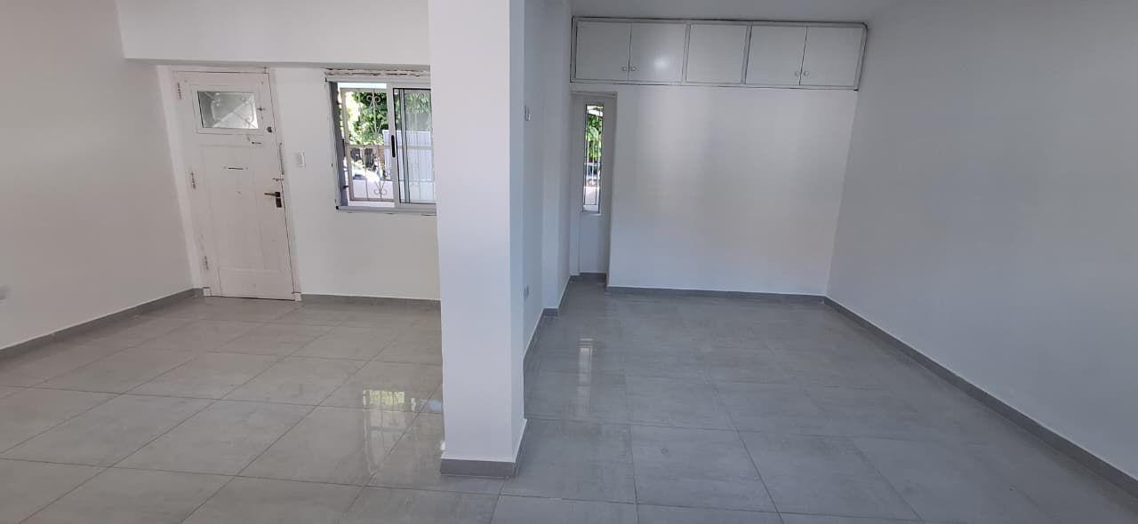 Foto de Casa en venta 3 ambientes con quincho y garaje - Parque Luro, imagen 1