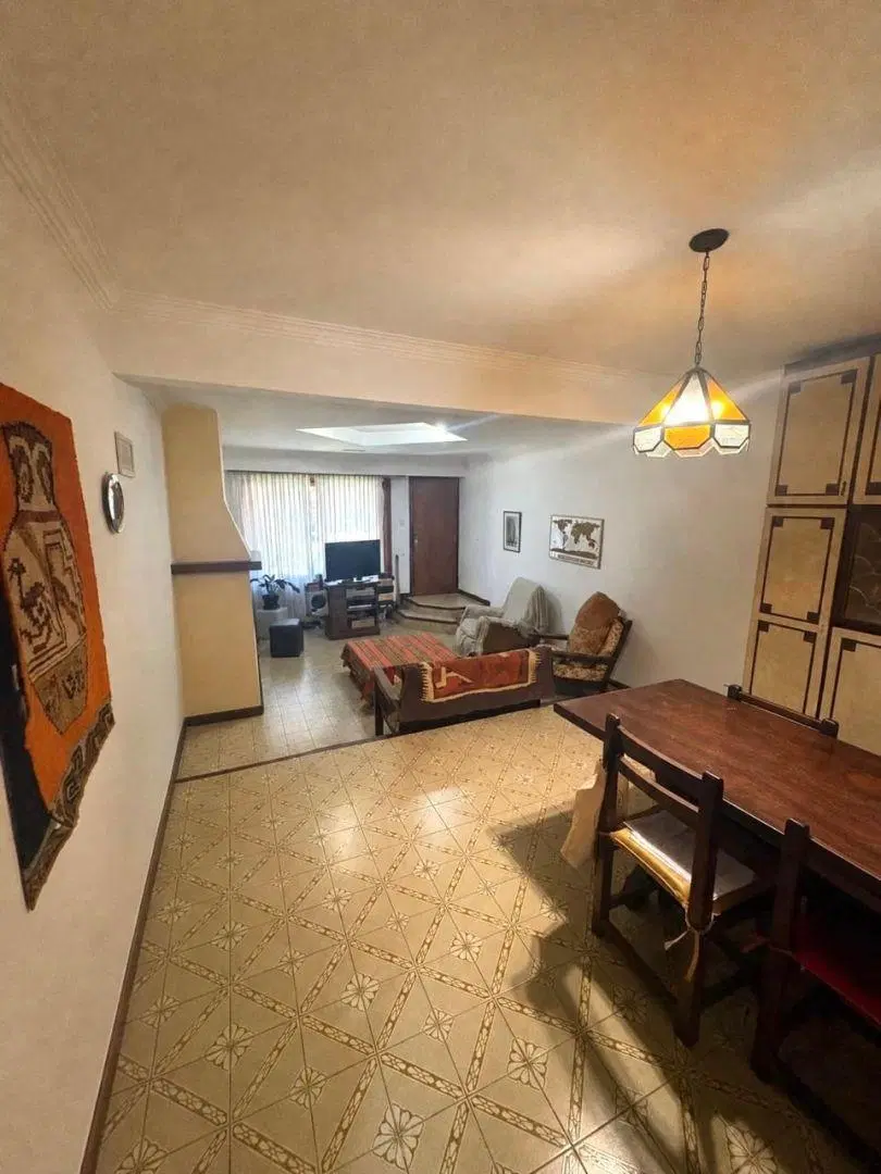 CHALET 5 AMBIENTES CON GARAGE, PARQUE Y QUINCHO, PARQUE LURO 2