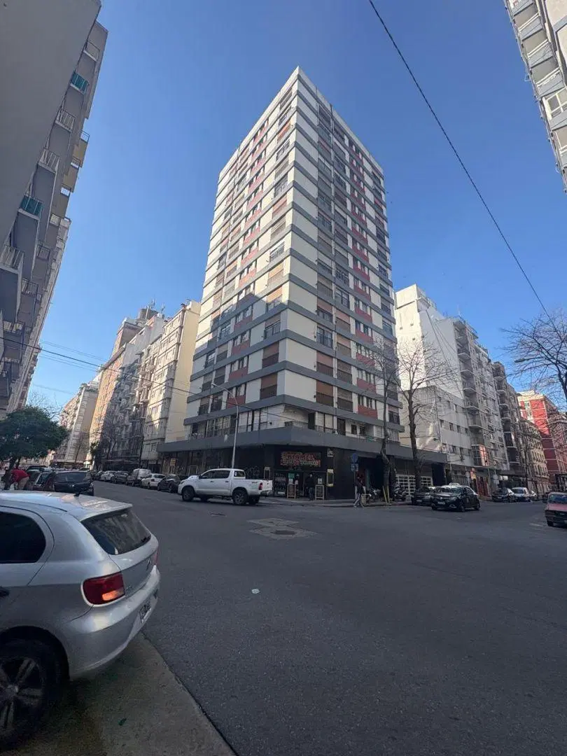 VENTA DEPARTAMENTO 1 AMBIENTE CON BALCÓN AL FRENTE, PLAZA COLÓN 3