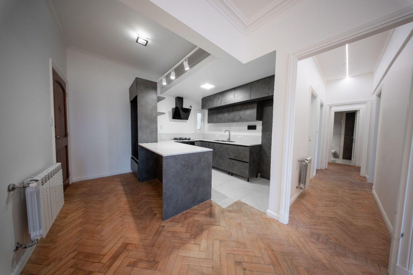 Foto de Departamento en venta 4 ambientes totalmente reciclado - Plaza Mitre, imagen 4