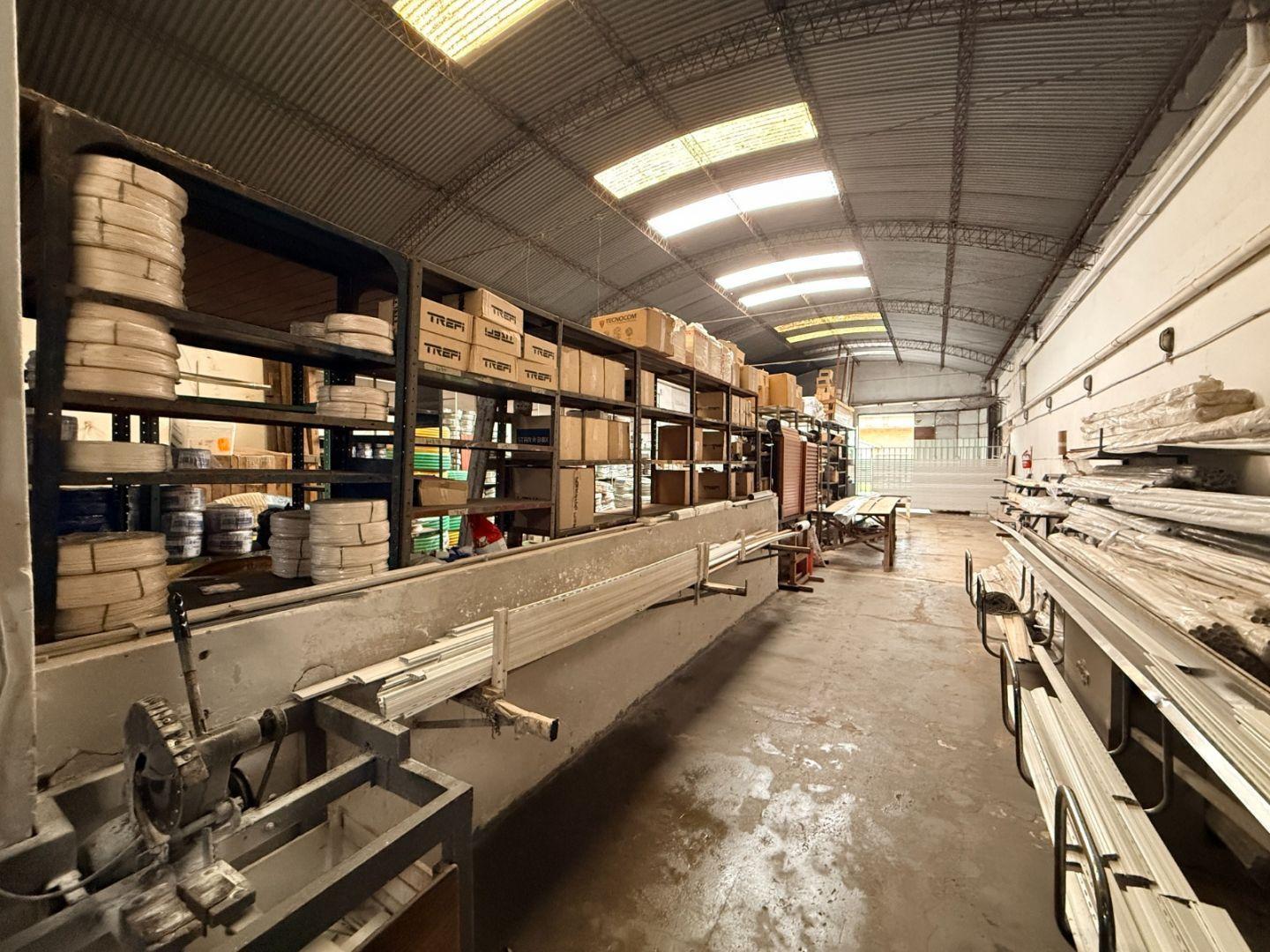 Foto de Galpón en venta industrial con habilitación vigente - El Gaucho, imagen 3