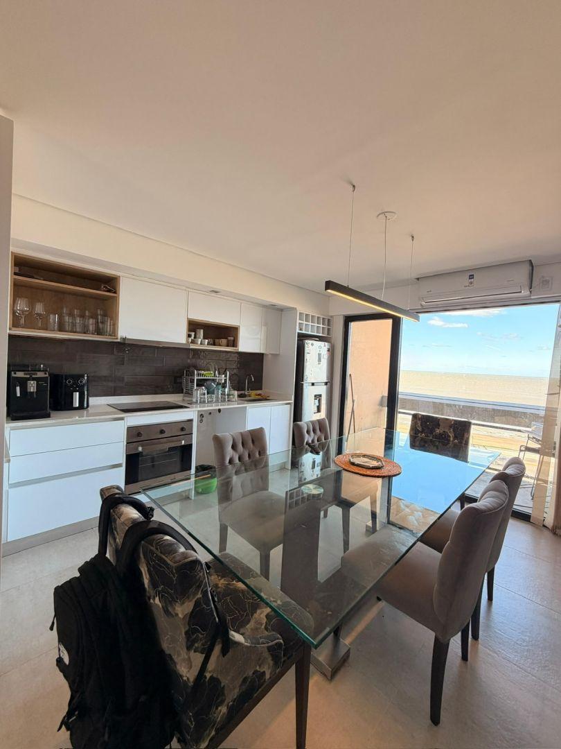 Foto de DEPARTAMENTO 3 AMBIENTES CON BALCÓN, VISTA AL MAR Y COCHERA, imagen 1