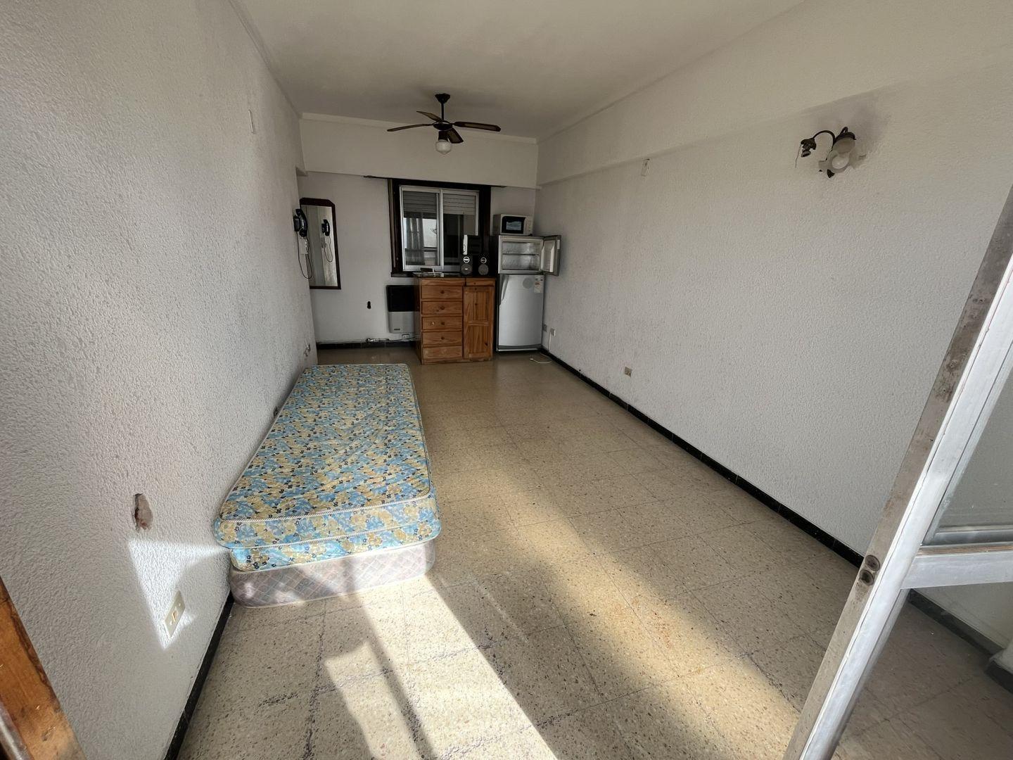 Foto de Departamento 1 ambiente con balcón y vista al mar - Zona Plaza Colón, imagen 1