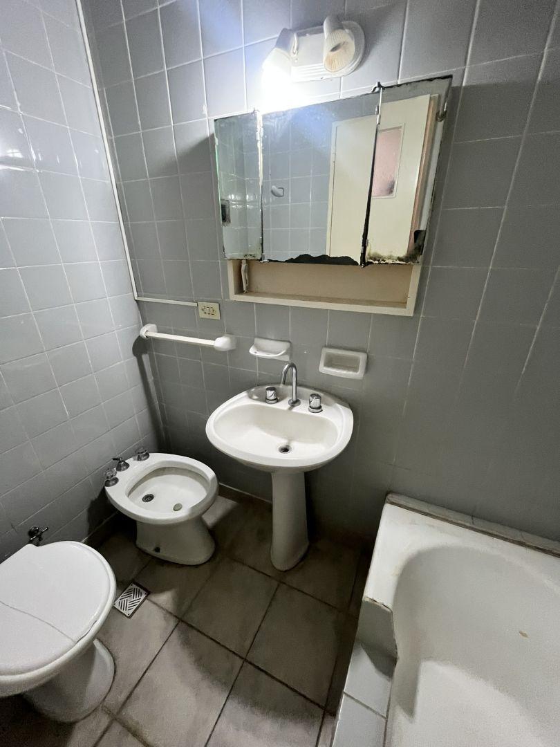 Foto de Departamento 1 ambiente con balcón y vista al mar - Zona Plaza Colón, imagen 3