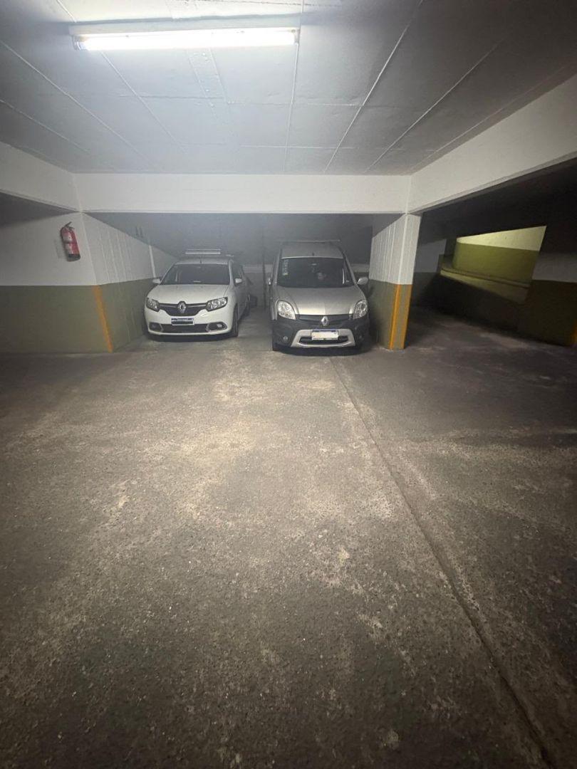 Foto de Cochera para un vehículo con acceso por rampa - Zona Plaza Mitre, imagen 1
