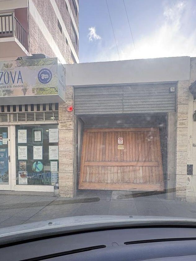 Foto de Cochera para un vehículo con acceso por rampa - Zona Plaza Mitre, imagen 5