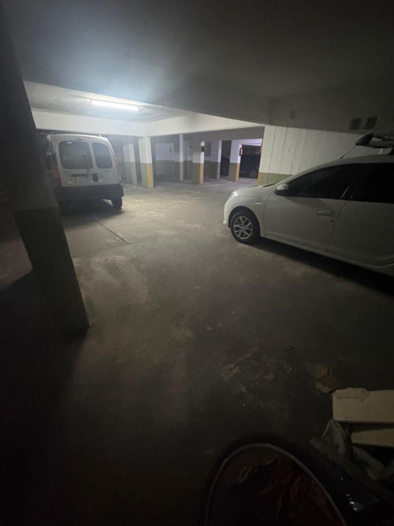 Foto de Cochera para un vehículo con acceso por rampa - Zona Plaza Mitre, imagen 4