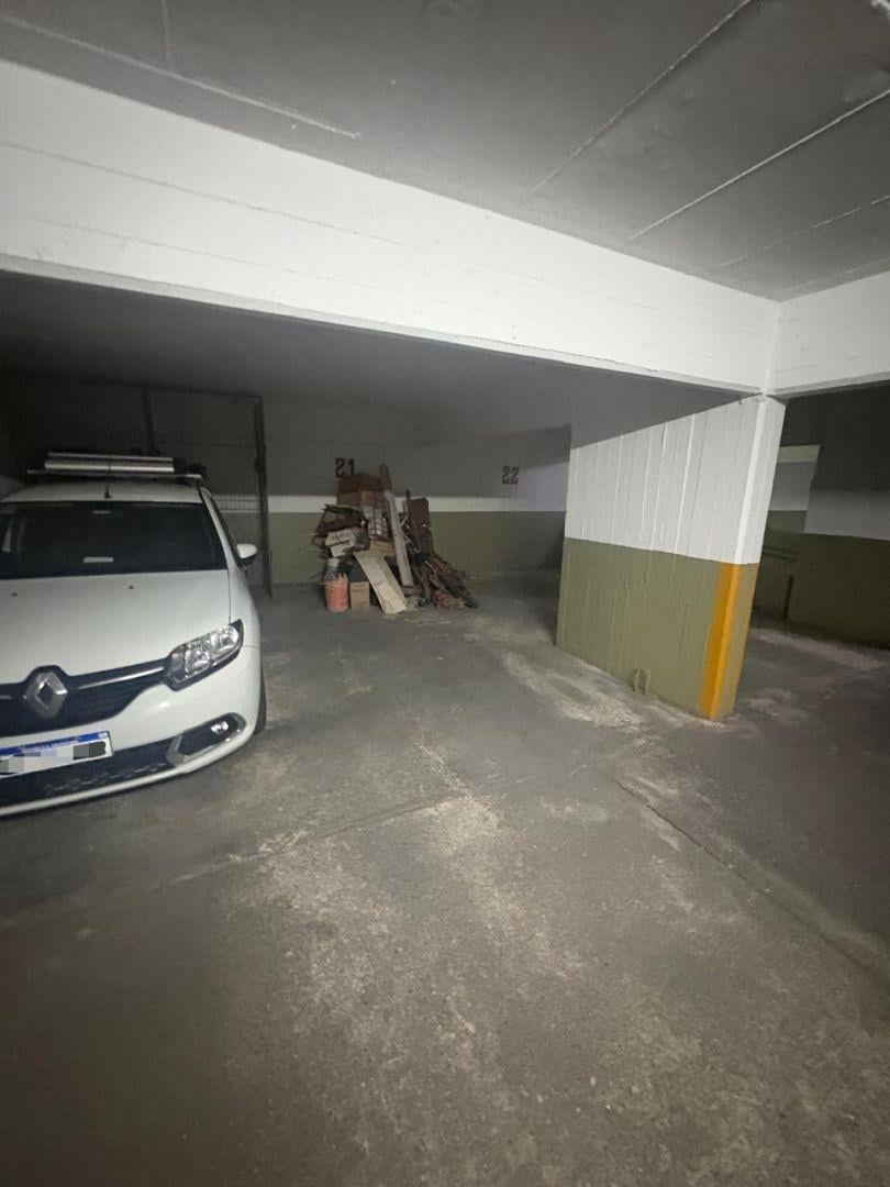 Foto de Cochera para un vehículo con acceso por rampa - Zona Plaza Mitre, imagen 2