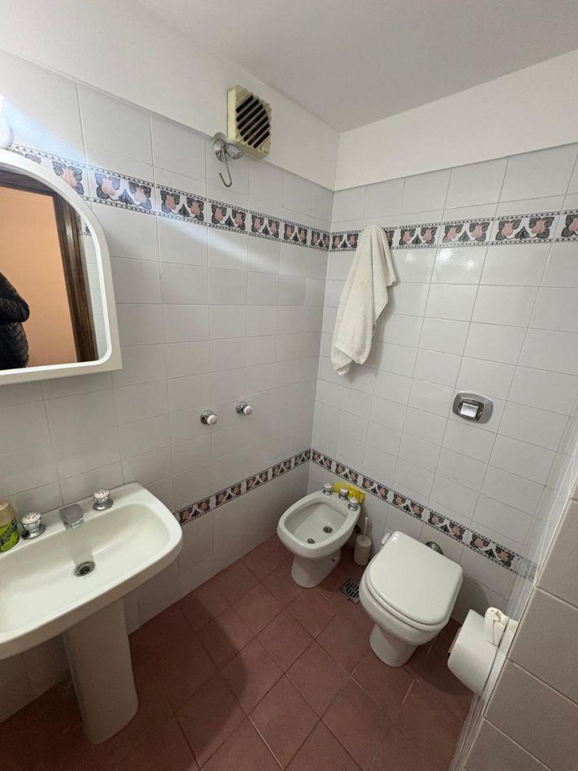 Foto de Departamento en alquiler 2 ambientes de categoría con cochera, imagen 3