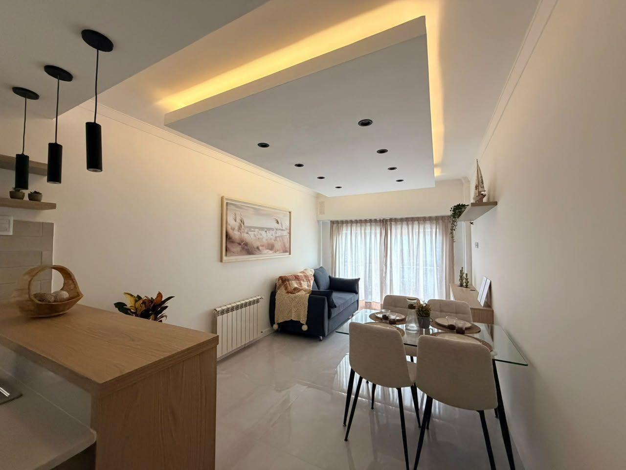 Foto de Departamento en venta 3 ambientes con balcón francés - Centro, imagen 2