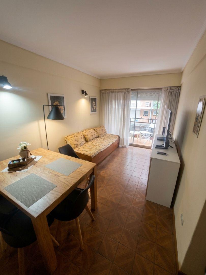 Foto de Departamento en venta 2 ambientes con balcón saliente a la calle, imagen 1