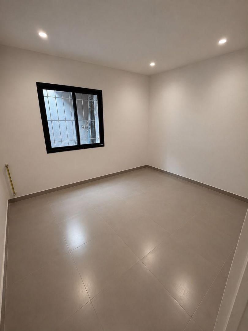 Foto de Chalet en venta en PH 3 ambientes con garage y patio - Chauvín, imagen 3