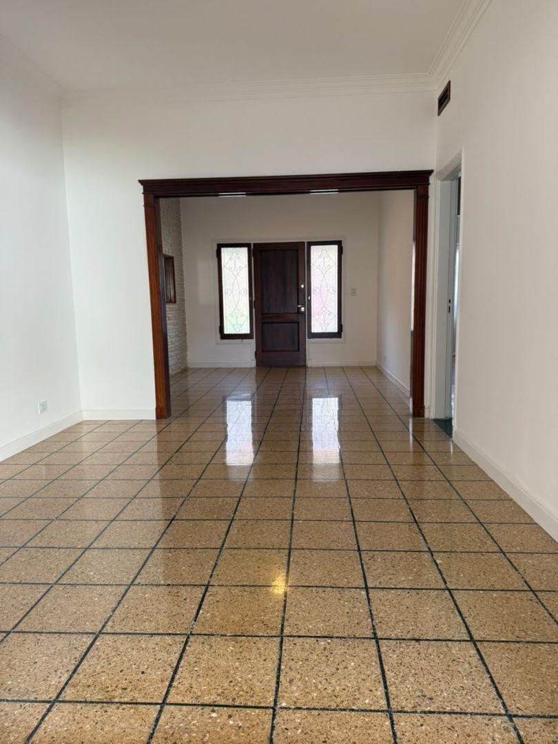 Foto de Chalet en venta 4 ambientes con jardín y garage - Stella Maris, imagen 2