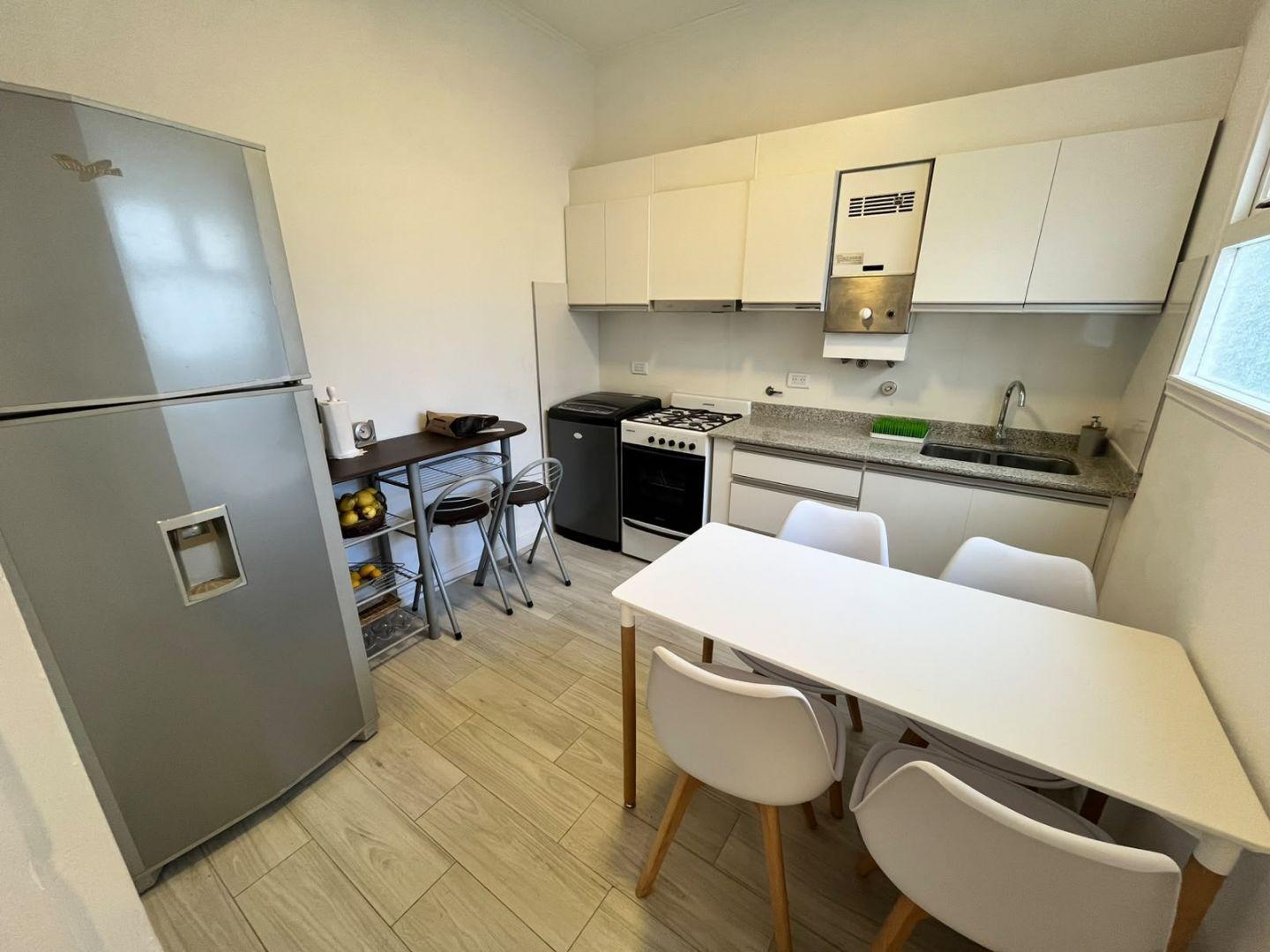 Foto de PH en alquiler temporario 3 ambientes con patio interno - La Perla, imagen 4