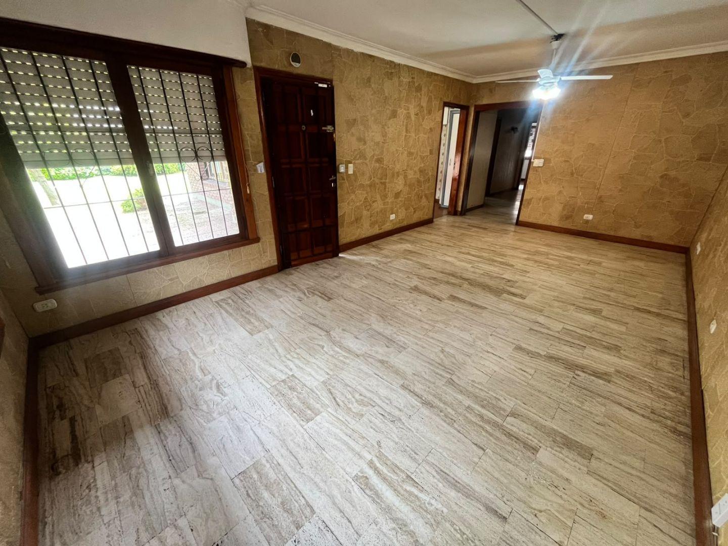 Foto de Chalet en alquiler permanente 4 ambientes con parque - Bosque Alegre, imagen 3