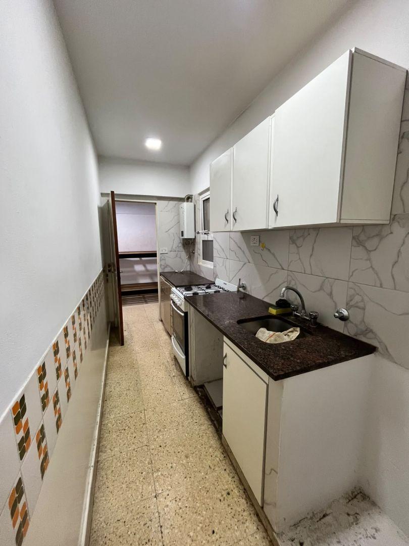 Foto de Departamento en alquiler permanente 2 ambientes con dependencia - Plaza, imagen 5