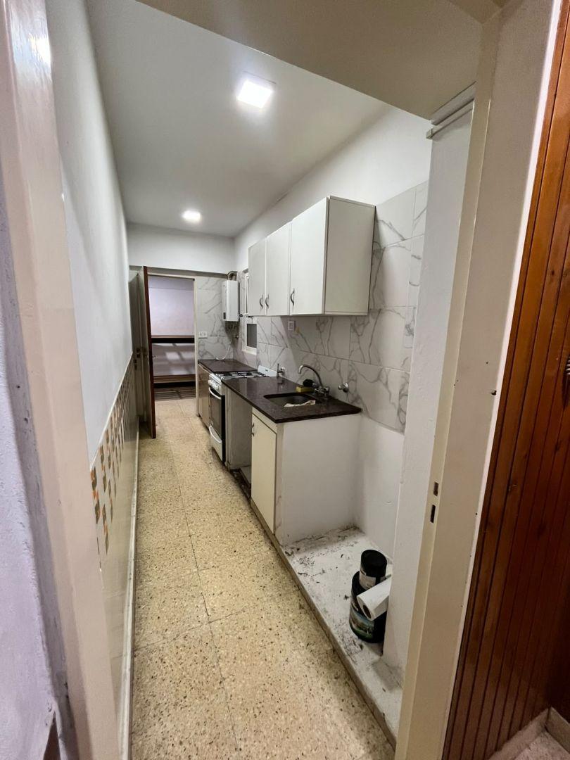 Foto de Departamento en alquiler permanente 2 ambientes con dependencia - Plaza, imagen 4
