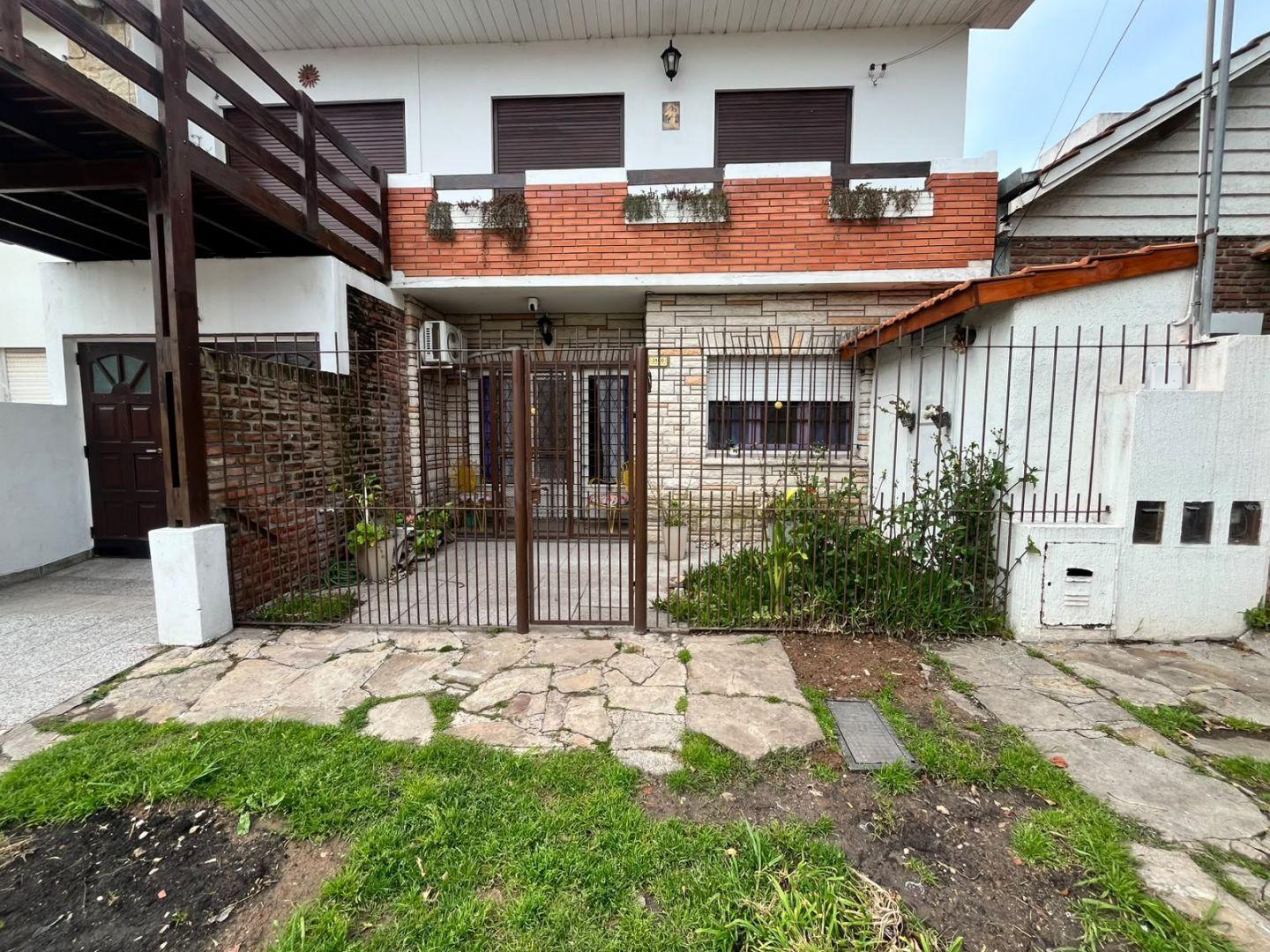 Foto de PH en venta 3 ambientes al frente con dos patios - Punta Mogotes, imagen 2