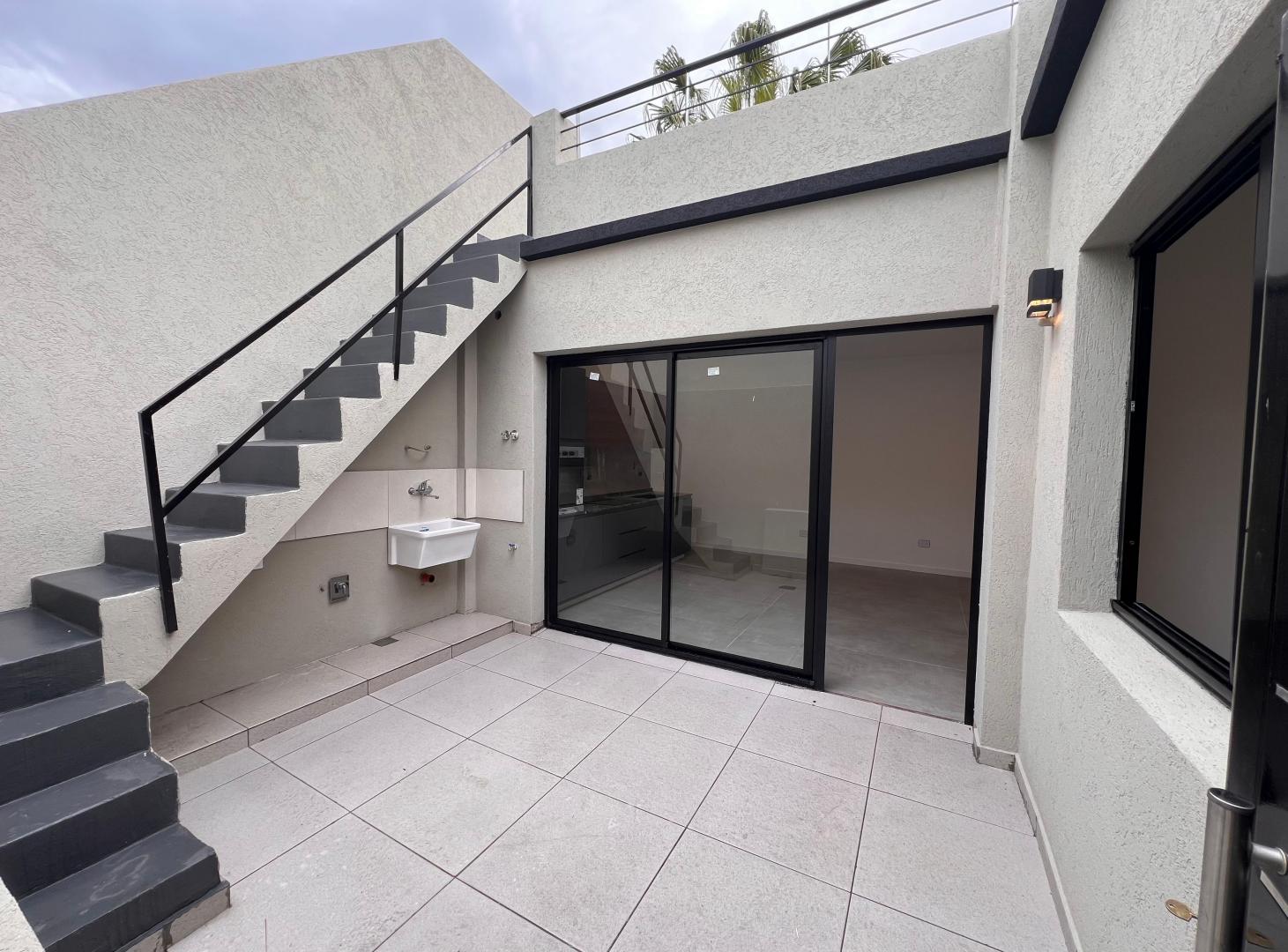 Foto de Depto Tipo Ph 2 Amb Con Patio Y Terraza, imagen 1