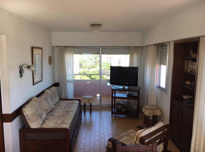 Foto de Departamento de 2 ambientes con excelente vista al mar, cochera ., imagen 2
