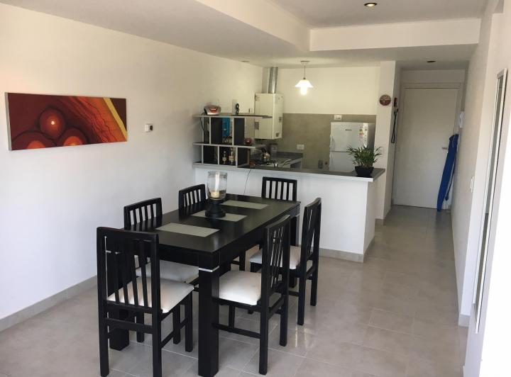 Foto de Departamento de 2 ambientes con cochera cerrada zona céntrica, imagen 2
