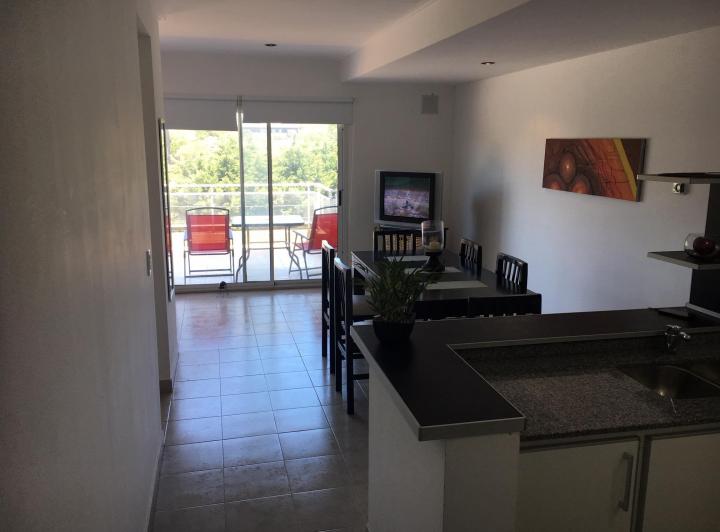 Foto de Departamento de 2 ambientes con cochera cerrada zona céntrica, imagen 3