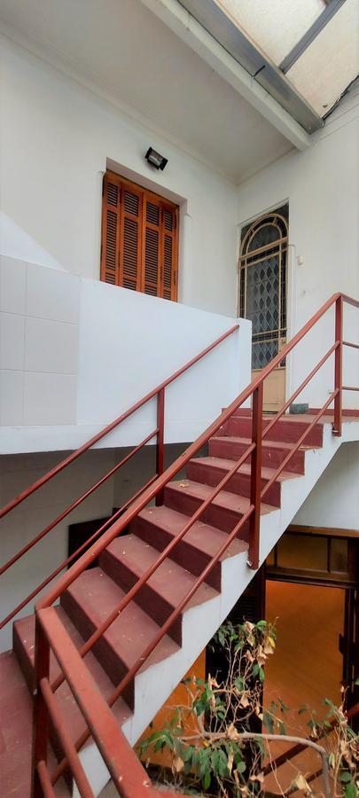 Gran Edificio de Uso Comercial 2