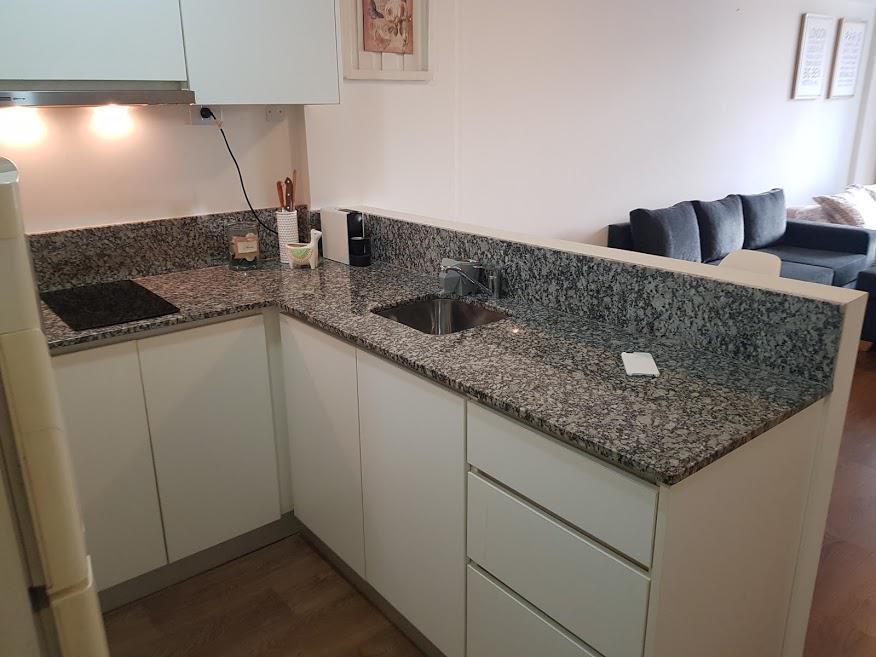 Foto de VENTA CON RENTA!!!!HERMOSO ESTUDIO- DIVINO, CERCA DE FACULTADES, imagen 4