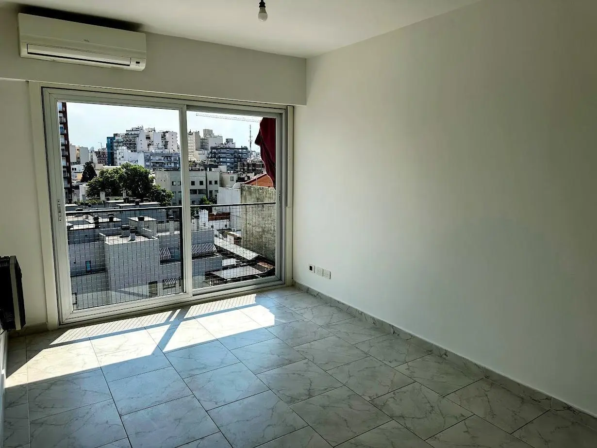 ¡San Telmo Departamento impecable de 3 ambientes todo luz y sol! 2