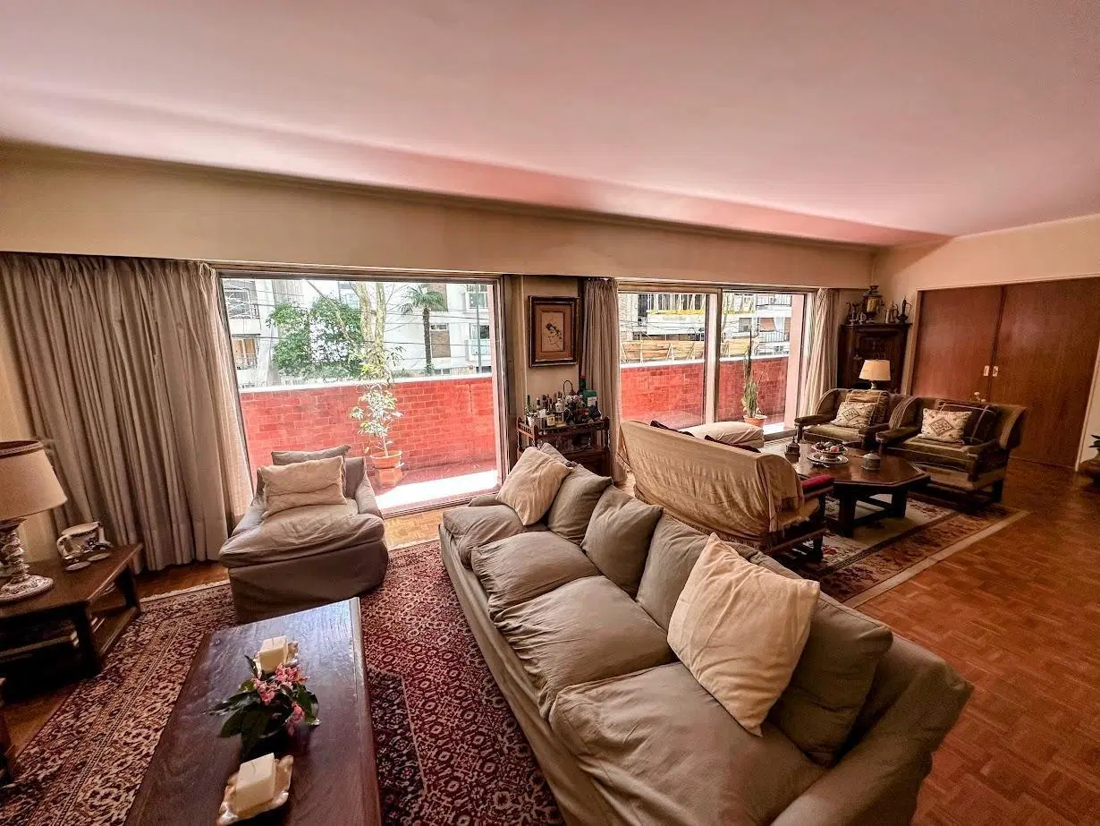 Belgrano - Exclusivo piso tipo casa - 424m2 totales - Jardín-parrilla 2 cocheras 3