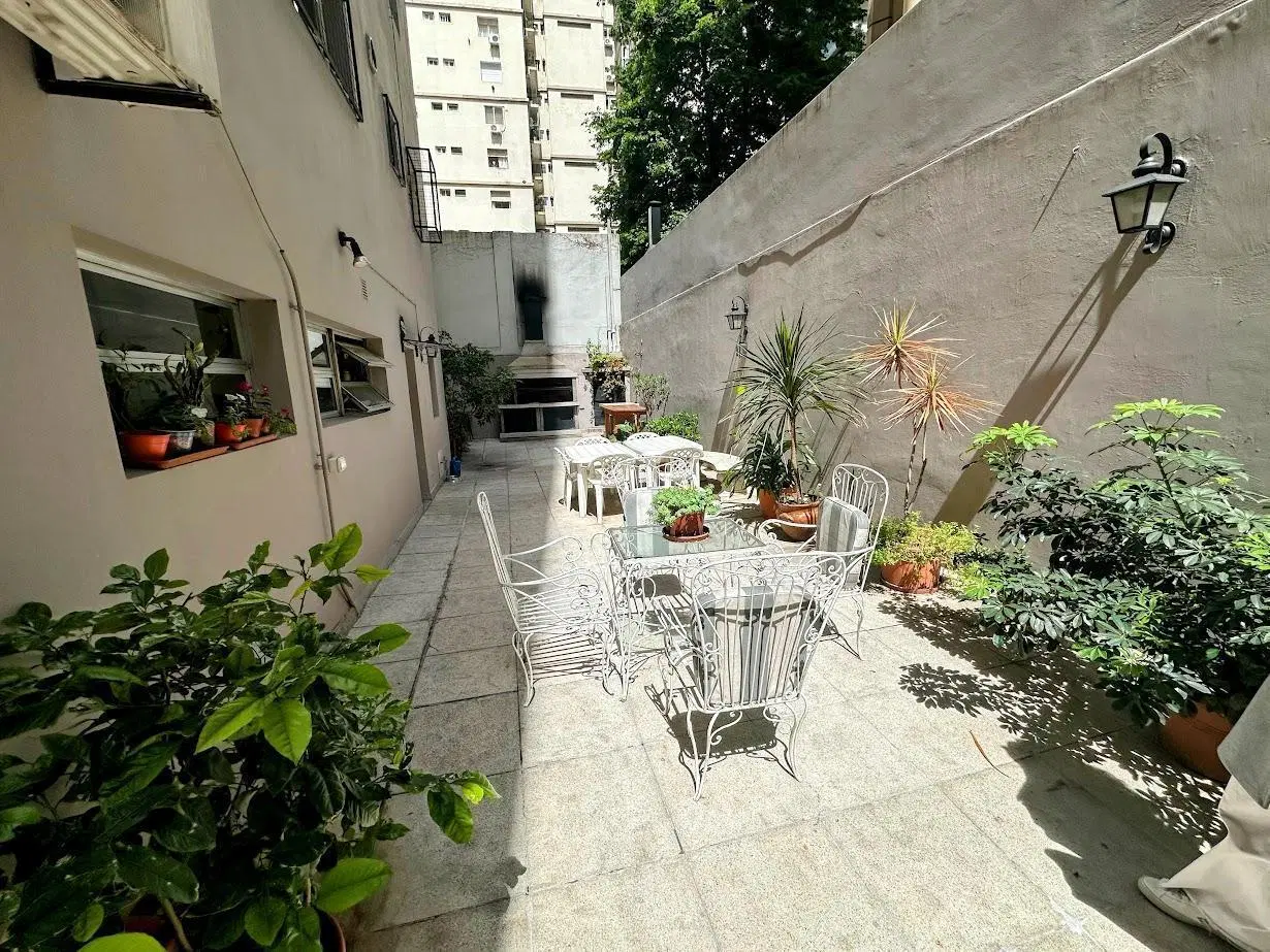 Belgrano - Exclusivo piso tipo casa - 424m2 totales - Jardín-parrilla 2 cocheras 2