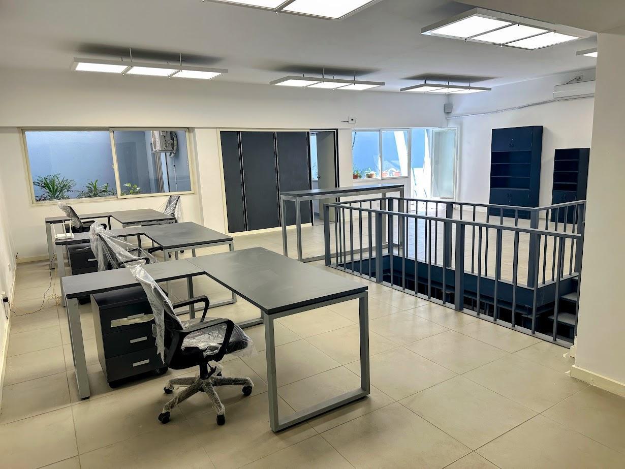 Foto de Centro Impecable oficina en planta libre 1 sala de reuniones totalmente, imagen 2