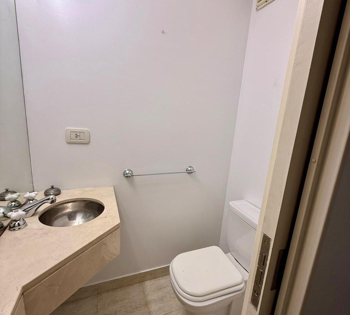 Foto de EXCELENTE 3 AMBIENTES CON PATIO PRIVADO EN LAS CAÑITAS, imagen 2