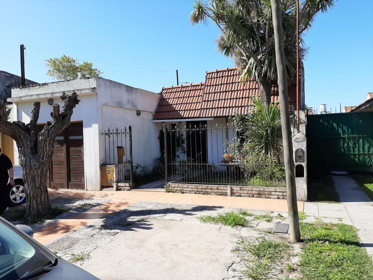 Vivienda 3 Amb. Garaje, 88m², Lote 9,53x24,30. En 9 de julio 6300