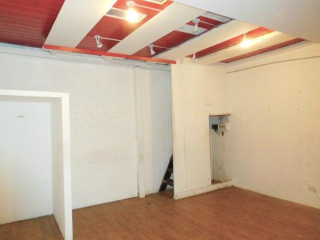 Foto de Venta Local 45 Pasaje Sacoa 38 m², dos vidrieras Entrepiso depósito, imagen 2