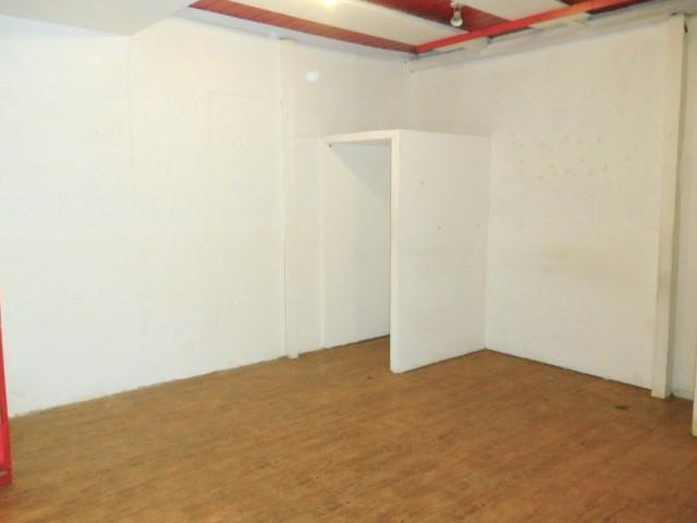 Foto de Venta Local 45 Pasaje Sacoa 38 m², dos vidrieras Entrepiso depósito, imagen 3