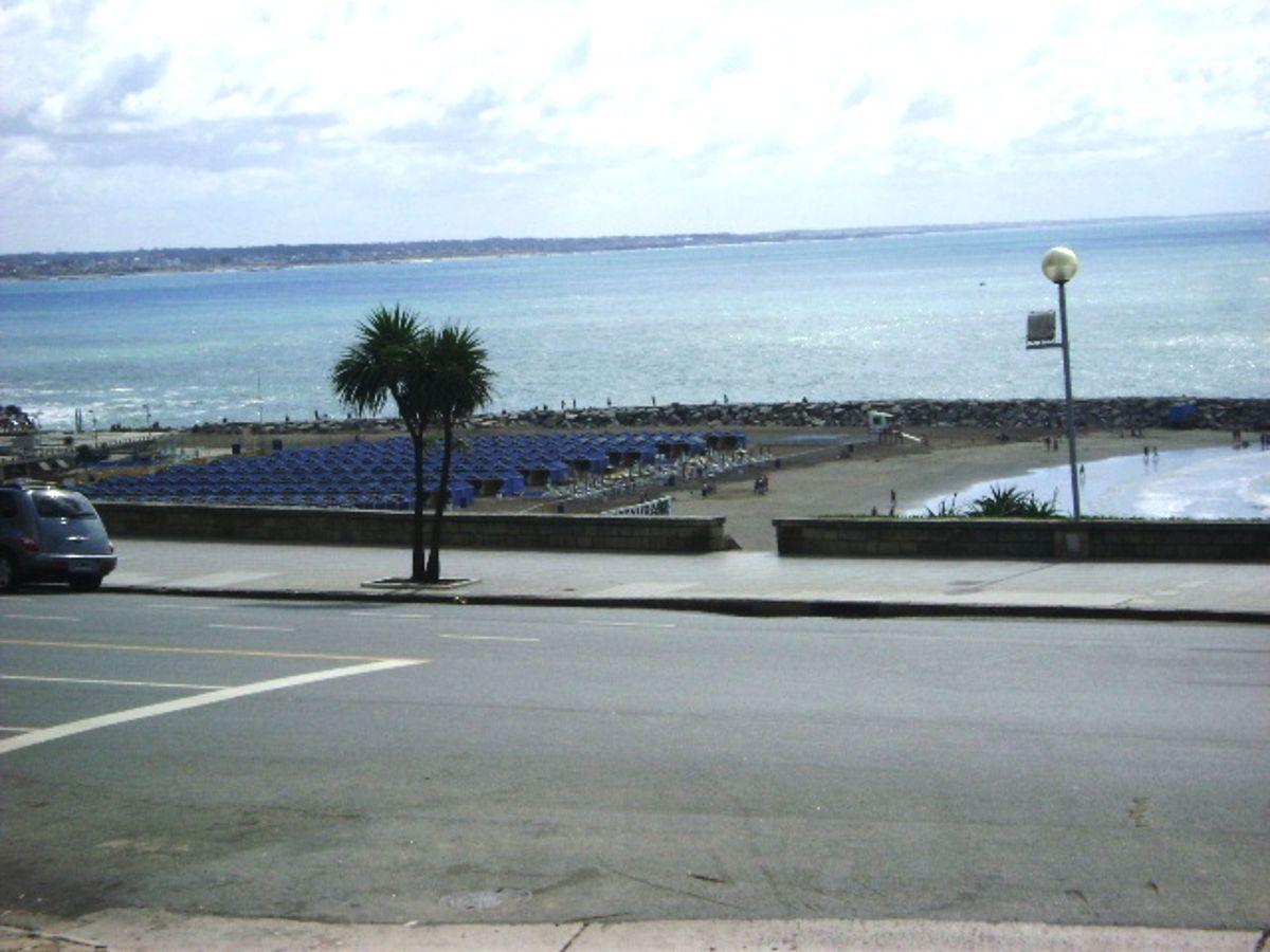Foto de 3 ambientes con cochera frente al mar, imagen 3