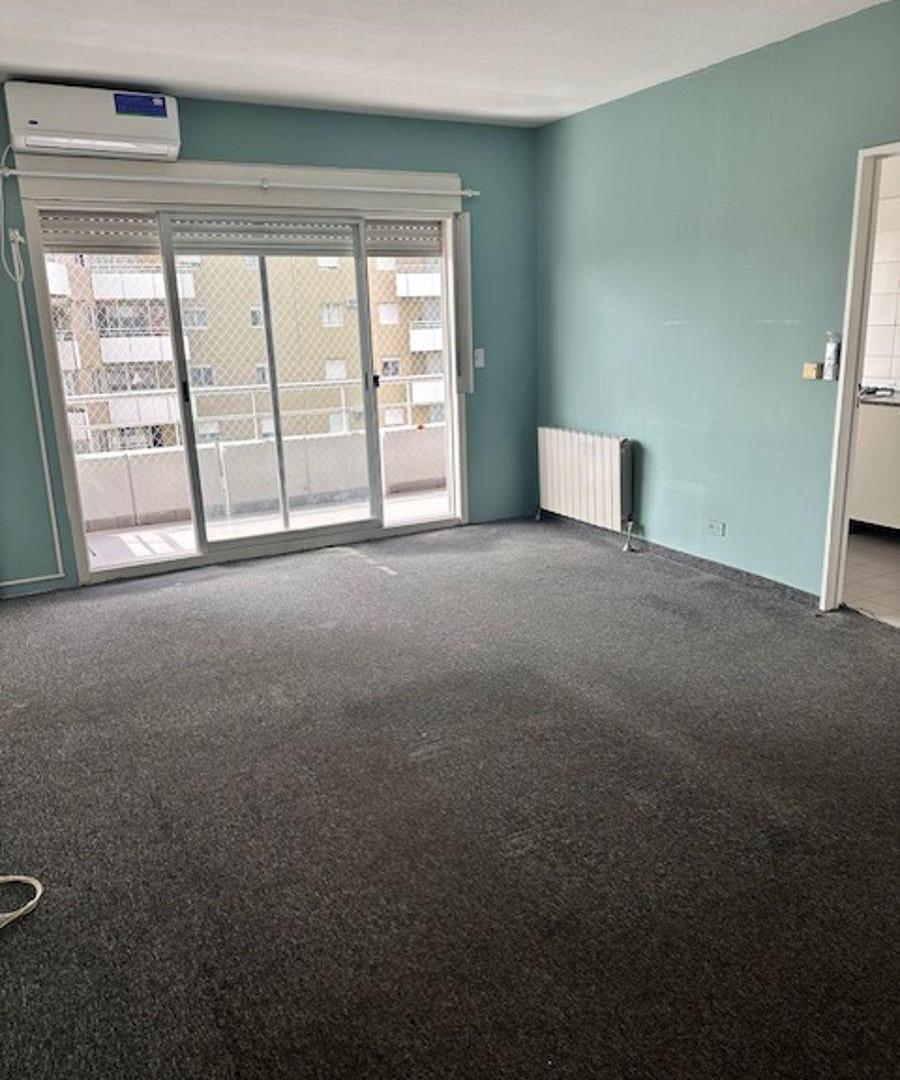 Foto de 1 ambiente amplio al frente con balcón, cocina y baño completo, imagen 4