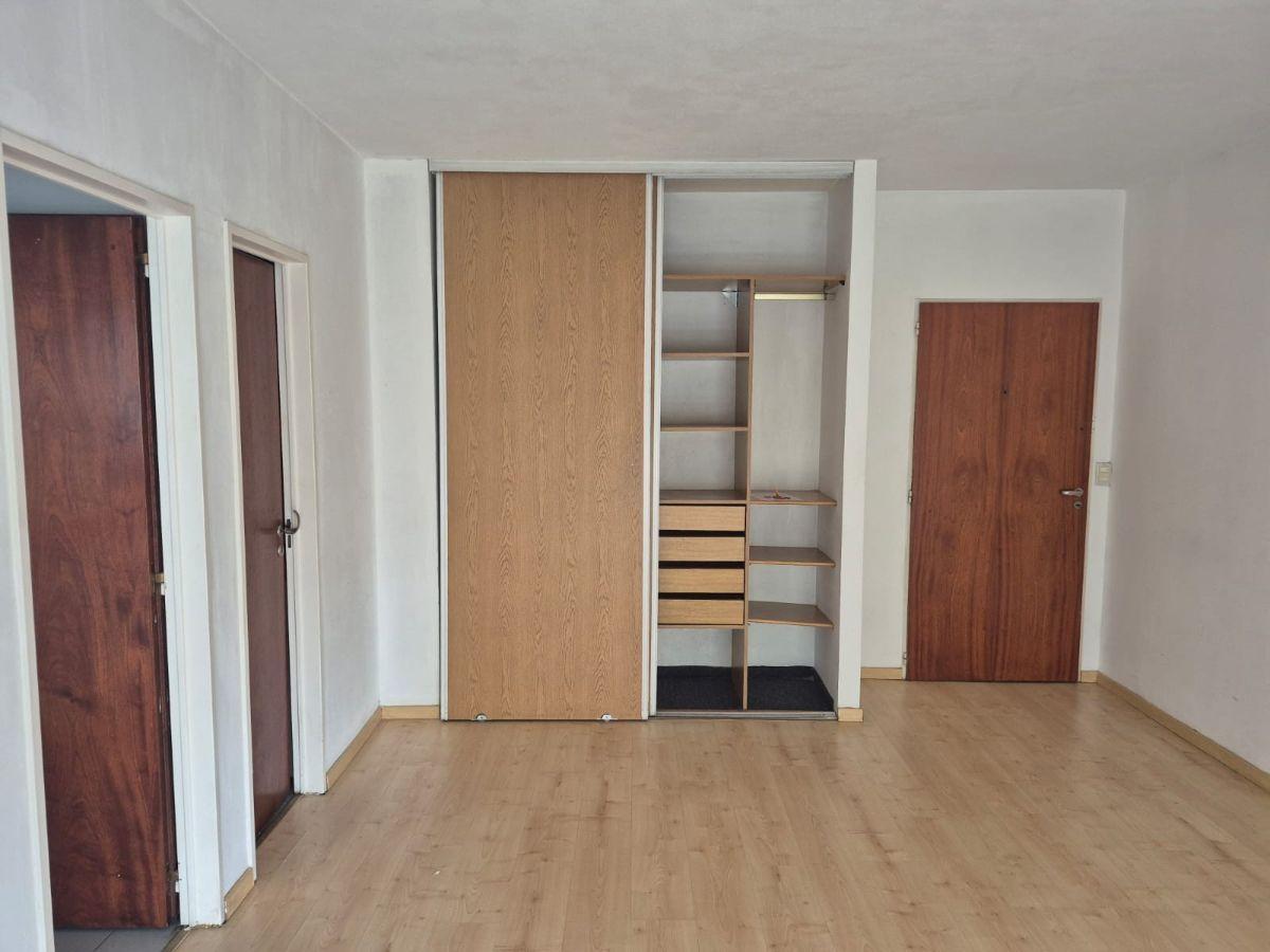 Foto de Departamento 1 ambiente al frente con balcón, cocina separada y baño, imagen 3