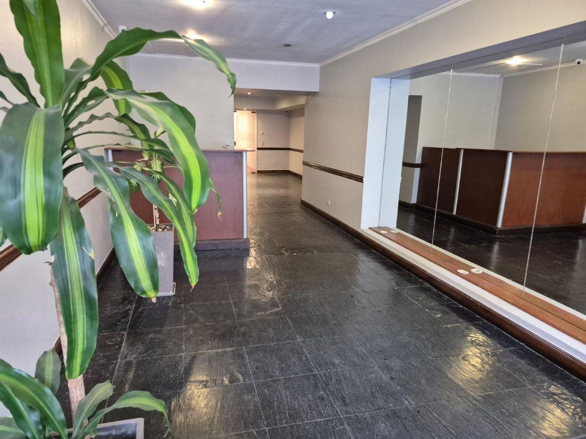 Foto de Departamento a la venta 1 ambiente amplio al frente con balcón, cocina, imagen 4