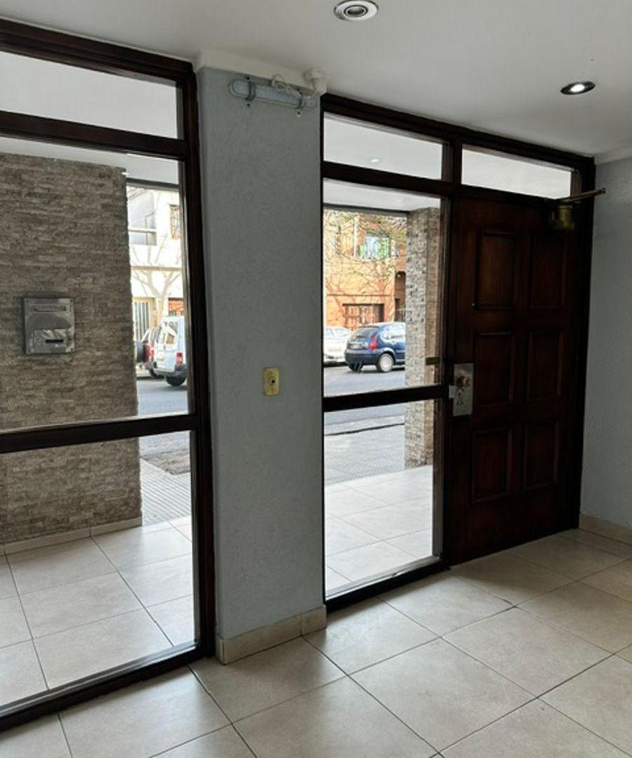 Foto de Departamento 2 ambiente, en Torre, piso alto muy luminoso ,buen estado, imagen 1