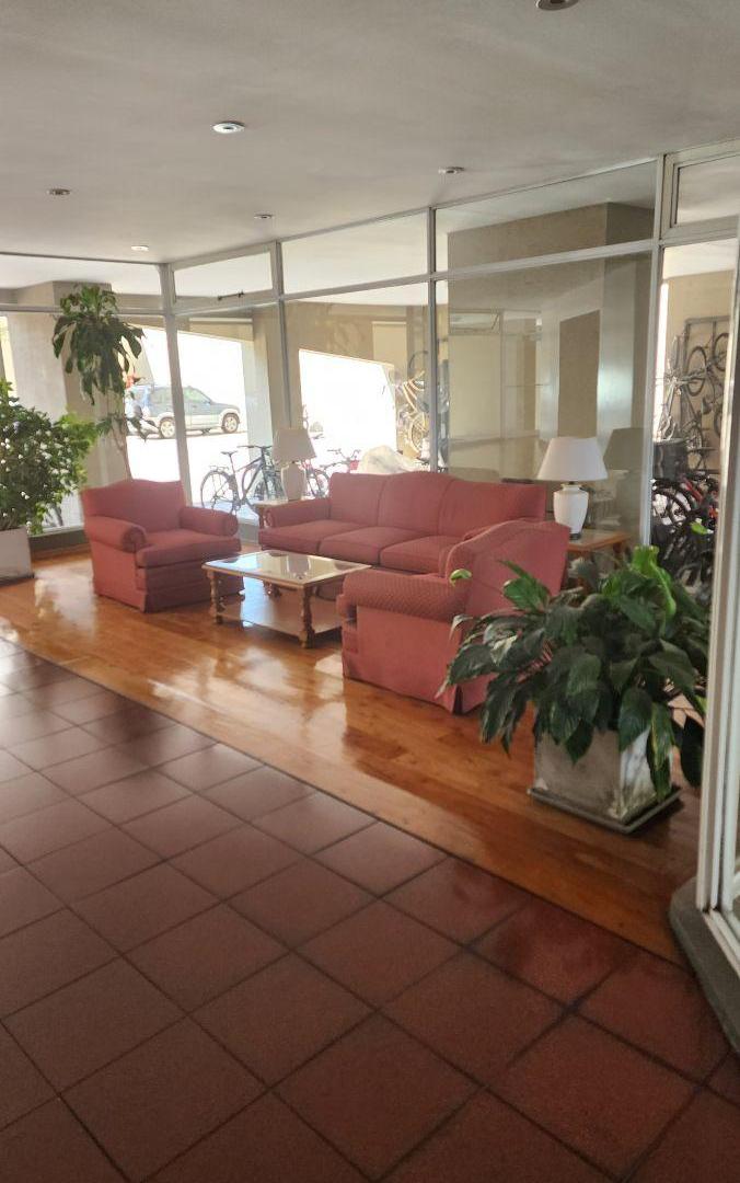 Foto de Departamento Alquiler 3 ambientes al frente balcón con cochera cubierta, imagen 4