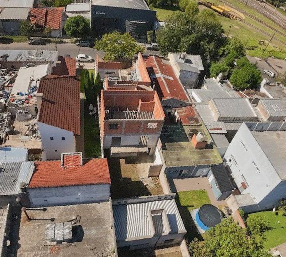 Lote para 8 unidades construcción avanzada
