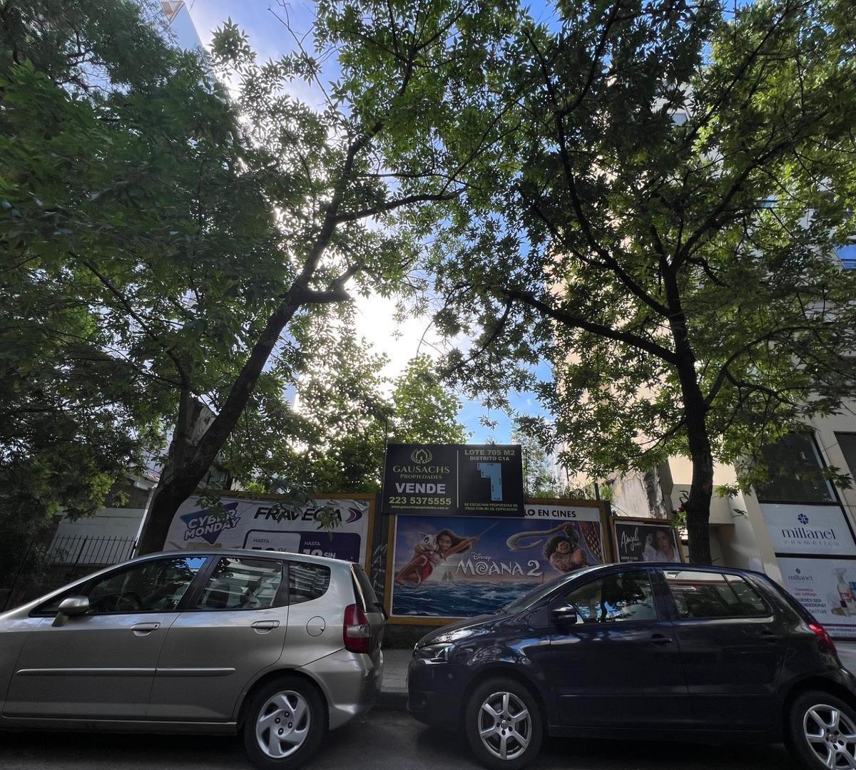 Terreno apto edificio de viviendas y/u oficinas