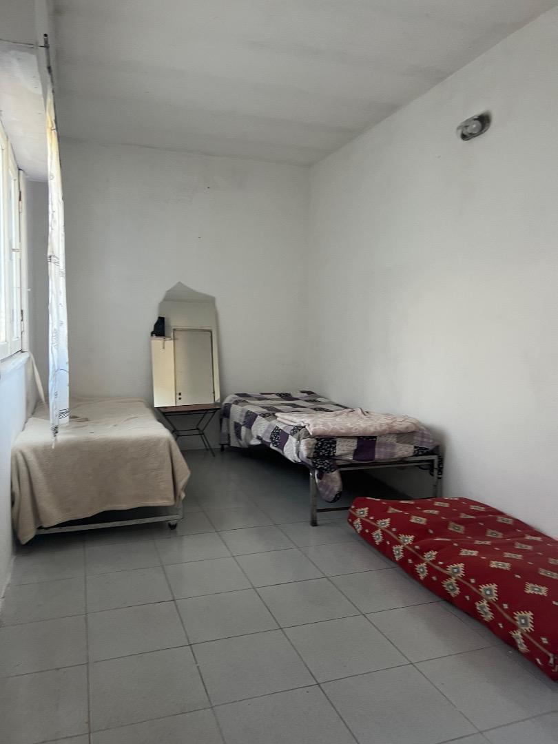Casa en Planta Alta con Locales en Pleno Barrio San Carlos 1