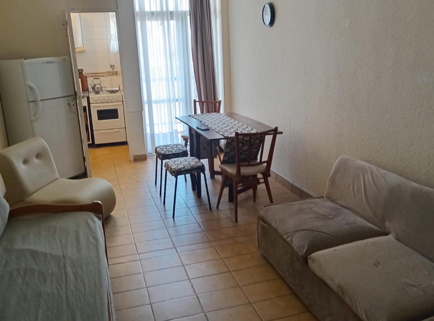 Foto de Departamento de 1 ambiente divisible c/frente-Plaza Mitre, imagen 4