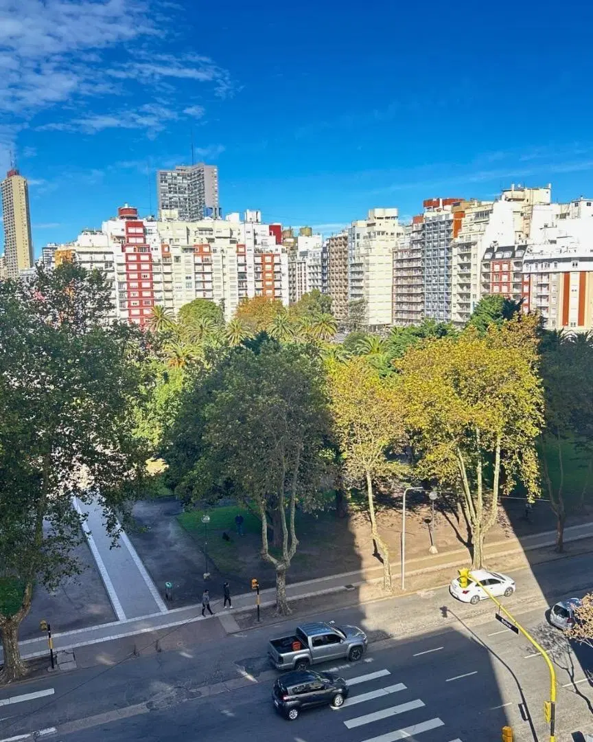 Depto 2 amb con dep al frente con balcón 2