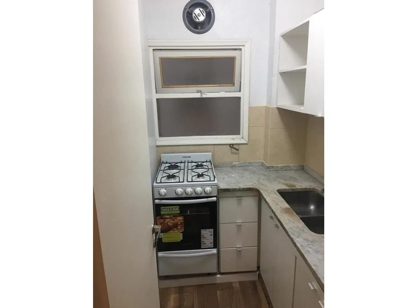 Departamento 2 Amb. con balcón y vista a PL. MITRE 5
