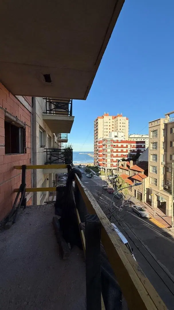 Departamento de 4 ambientes playa grande 5